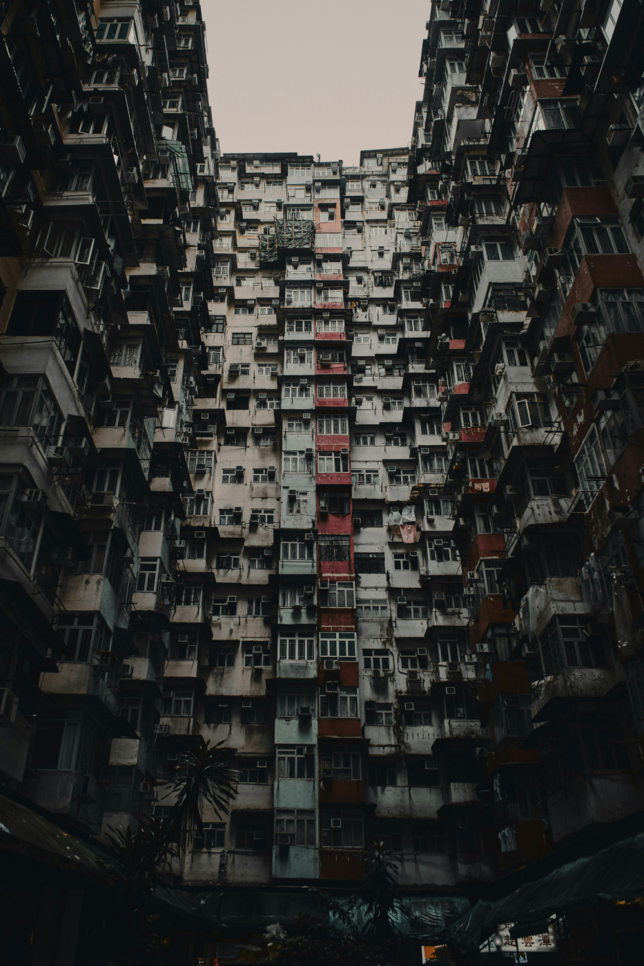 A giant over crowded apartment building in Soa Paulo